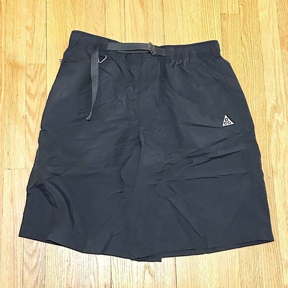 Nike ACG Orb Weaver Men's Size L UV Repel Oversized Black Lifestyle Shorts - Picture 2 of 9
